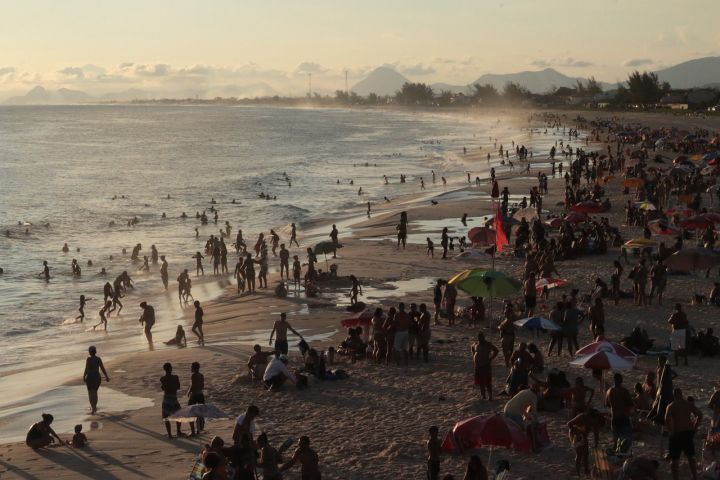Serviços de praia - liberação no Rio_capa